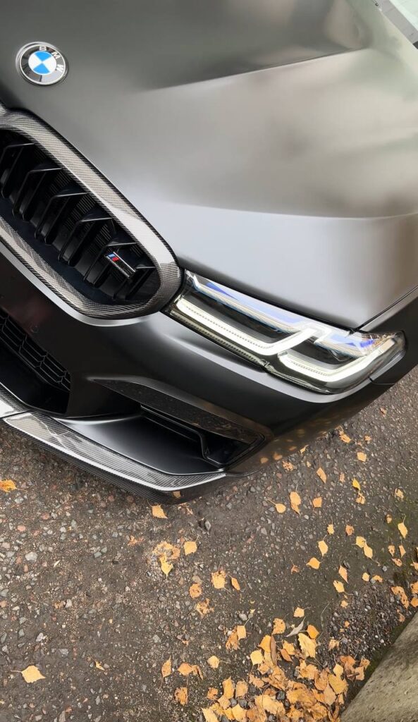Карбоновая F90